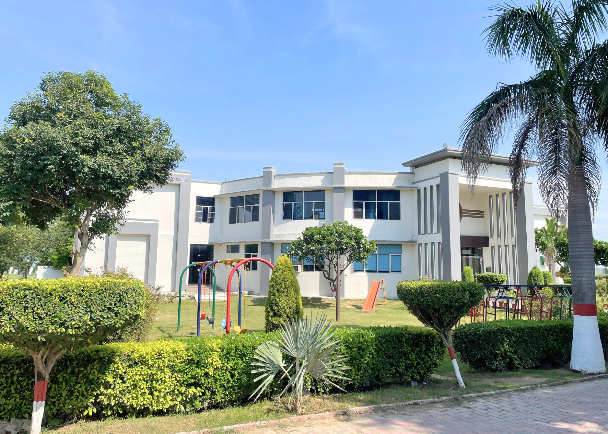 What is Boarding School? A Guide for Parents & Students